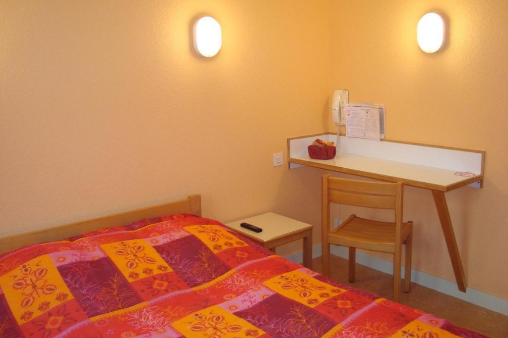 Hotel Le Bretagne Louvigné-de-Bais エクステリア 写真